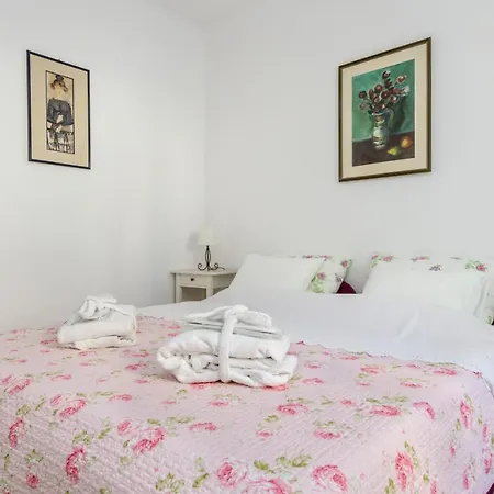 For All Seasons Πανσιόν Σπλιτ